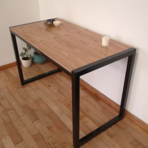 Mesa Miro de hierro y madera, color negro — Línea Magna, San Justo